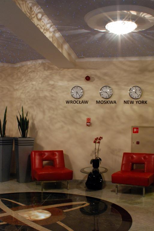 Hotel Kosmonauty Wroclaw-Airport Εξωτερικό φωτογραφία