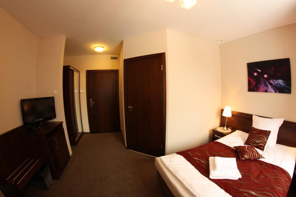 Hotel Kosmonauty Wroclaw-Airport Εξωτερικό φωτογραφία