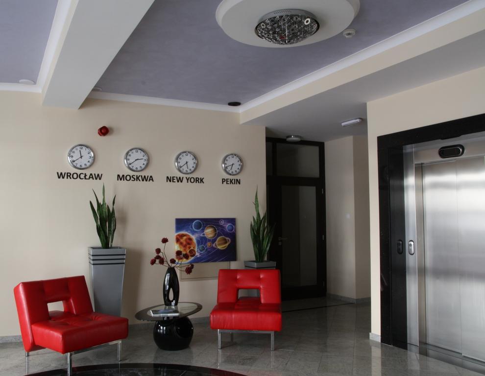 Hotel Kosmonauty Wroclaw-Airport Εξωτερικό φωτογραφία