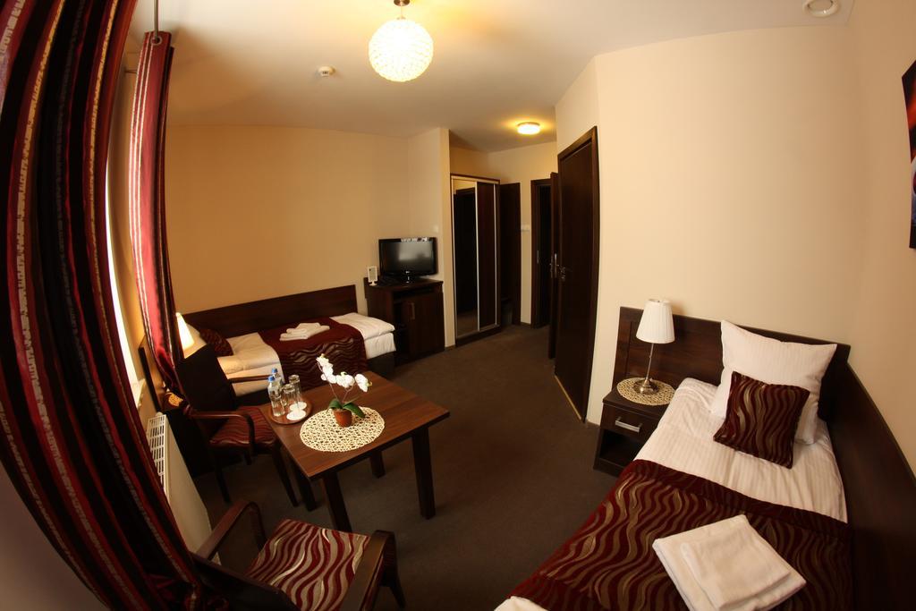 Hotel Kosmonauty Wroclaw-Airport Εξωτερικό φωτογραφία