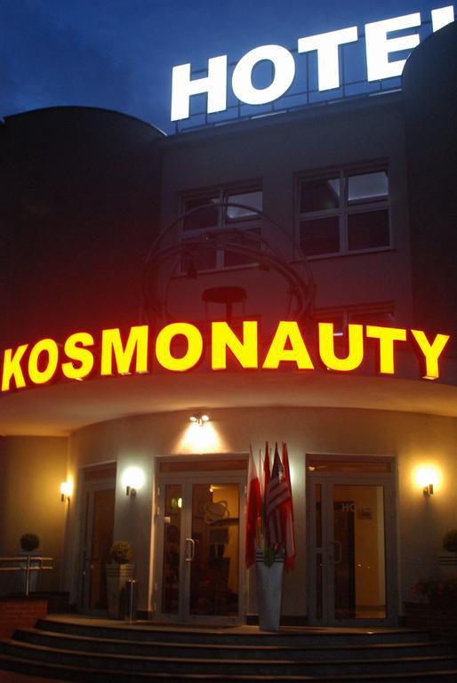 Hotel Kosmonauty Wroclaw-Airport Εξωτερικό φωτογραφία